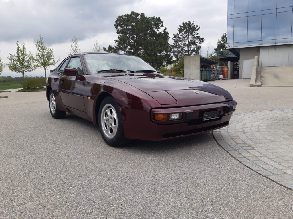 Porsche 944 S
